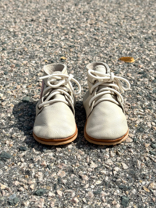 Soft Leather Heart Shoes Size 5